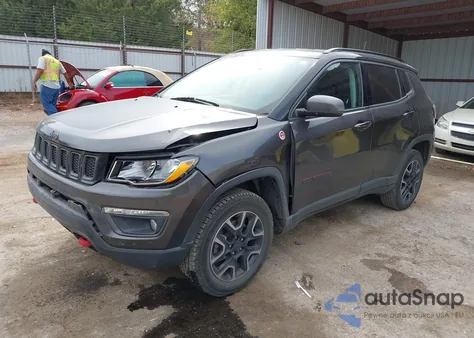 2019 Jeep Compass Trailhawk 4X4 из США, поврежденный, VIN 3C4NJDDB1KT688201